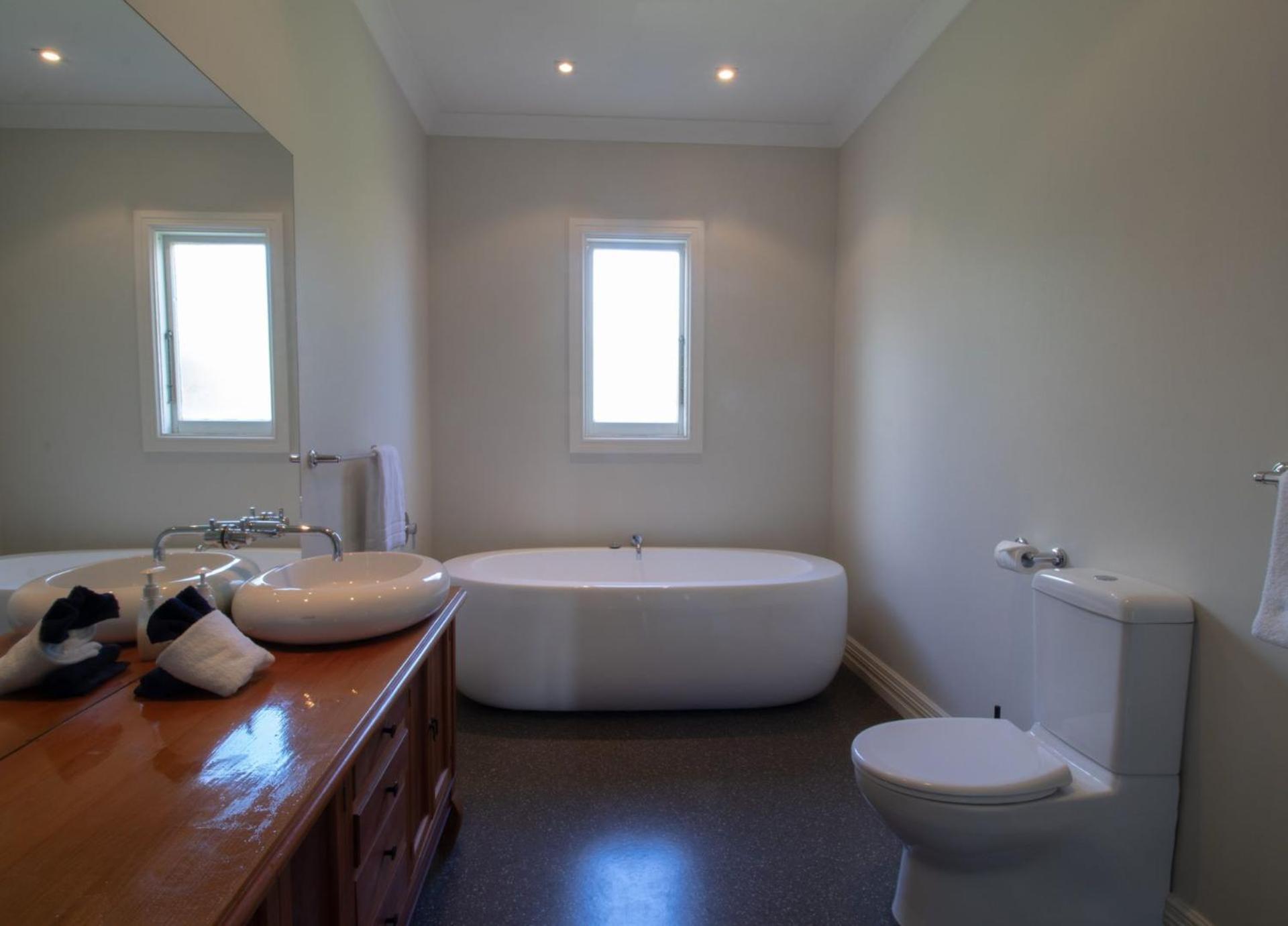 Fabulous In Fitzroy Comfortably Sleeps Ten Guests New Plymouth Exterior foto